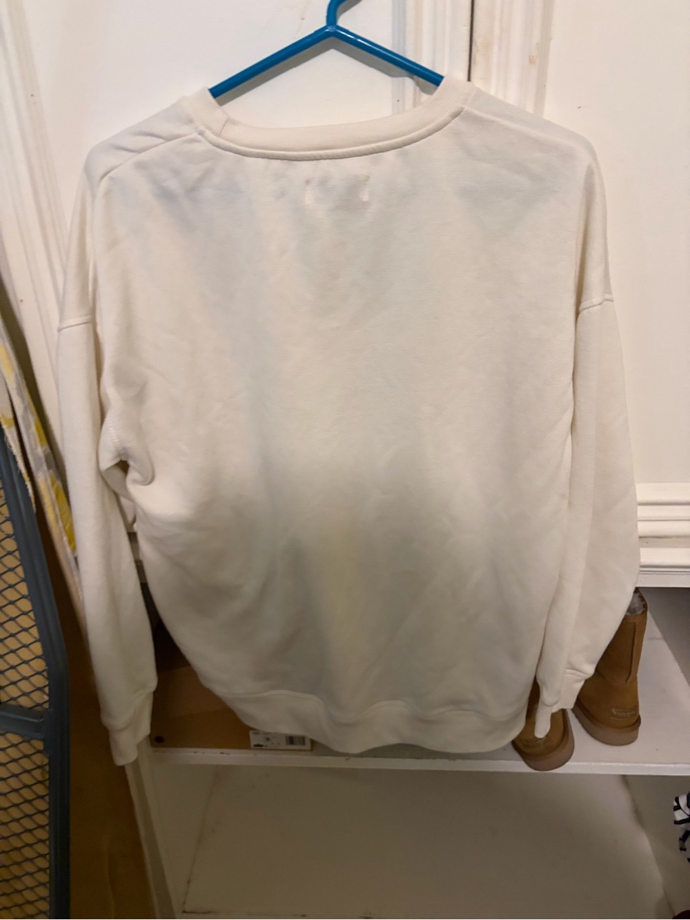 Women’s Cream Graphic Pullover Sweatshirt - Casual Comfort - Picture 3 of 4